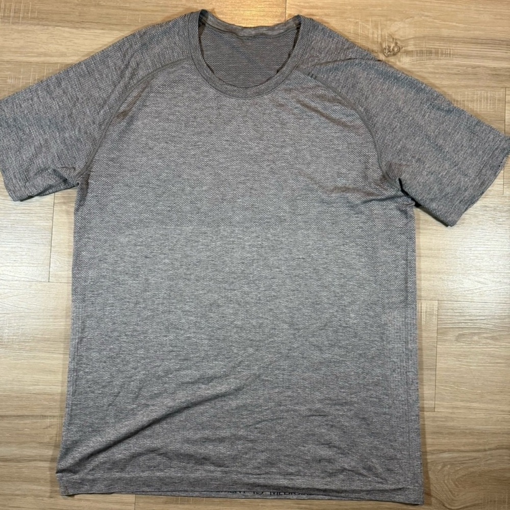 Men's Gray lululemon swiftly tech shirt